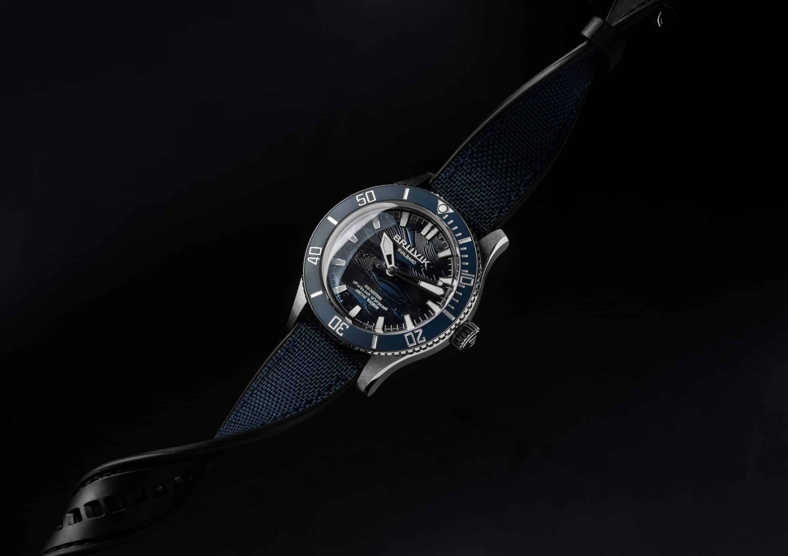 Bruvik Svalbard Arctic Fjords - Blue wave - Bilde 2