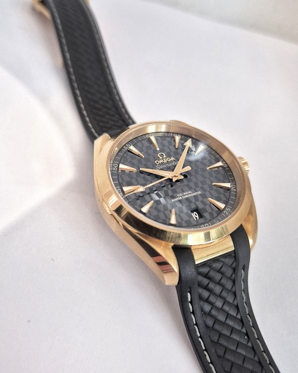 Omega Seamaster Aqua Terra “Tokyo 2020” – 18K gull – Fullsett – Kjøpt hos AD