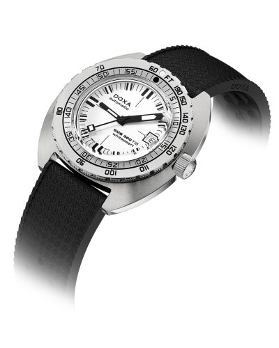 Alternative view of Doxa SUB 300 Ti5 Whitepearl 43mm - 823.50.011.20