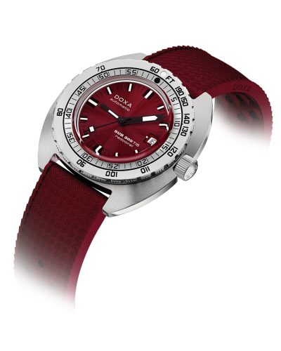Alternative view of Doxa SUB 300 Ti5 Redcoral 43mm - 823.50.161.22