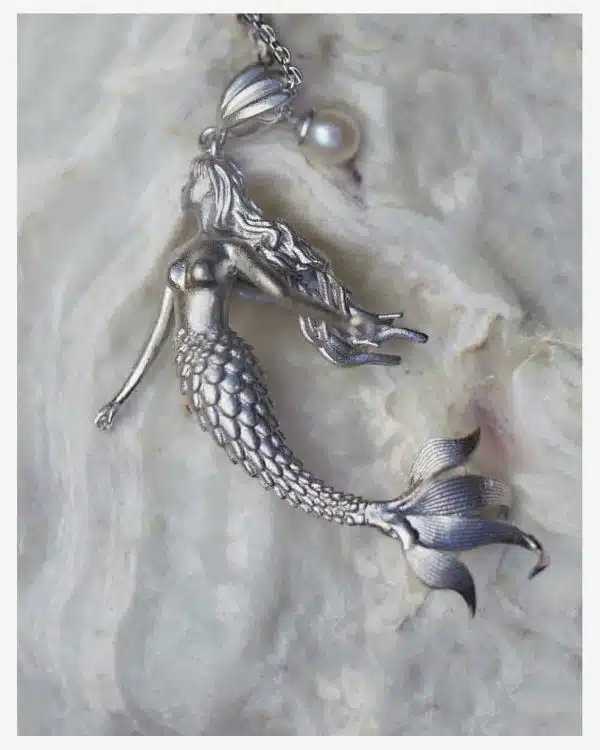 Mermaids Beyond Pearl Friend - Amanda