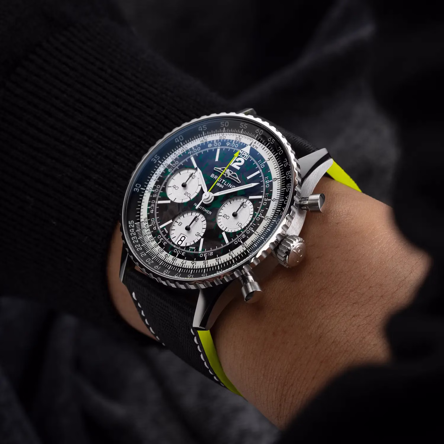 Breitling Navitimer B01 Chronograph 43 Aston Martin Aramco Formula ONE™ team - EB01381A1B1X1 - Bilde 5