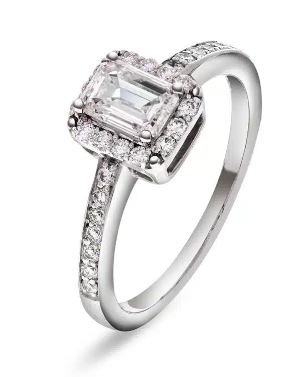 Diamantring emerald cut med sidestener 1,12ct TWsi