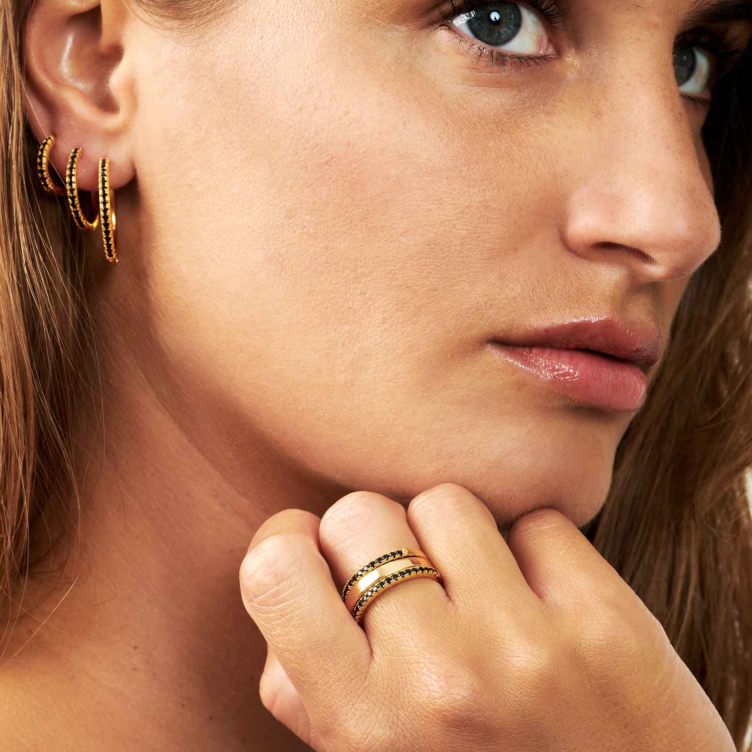 Ring Ellera - 18k gold plated with black zirconia - Bilde 3